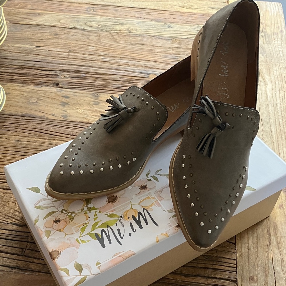 Buckle Grey Studded Tassel Loafers